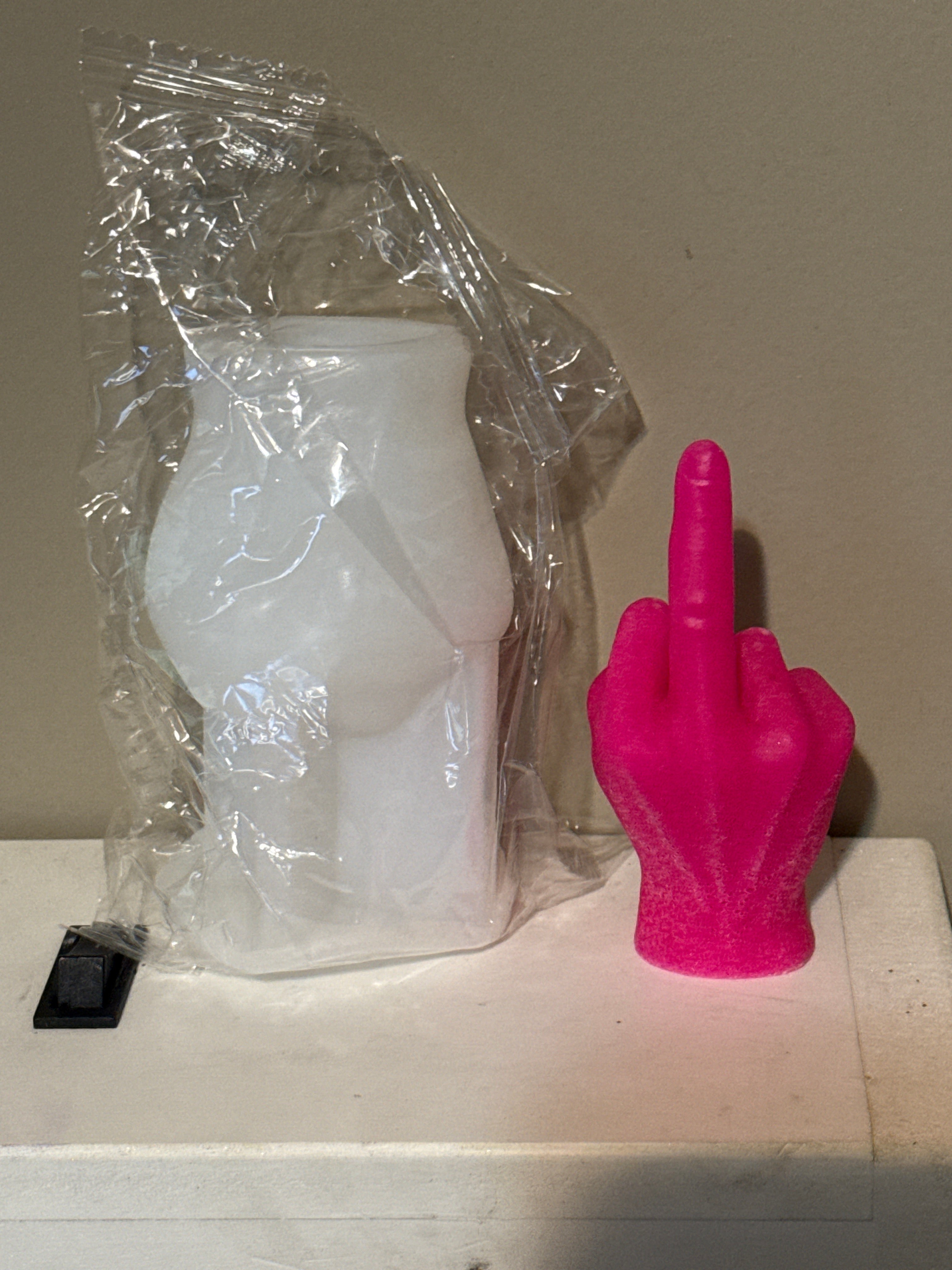 Middle Finger – Charlie’s Customs