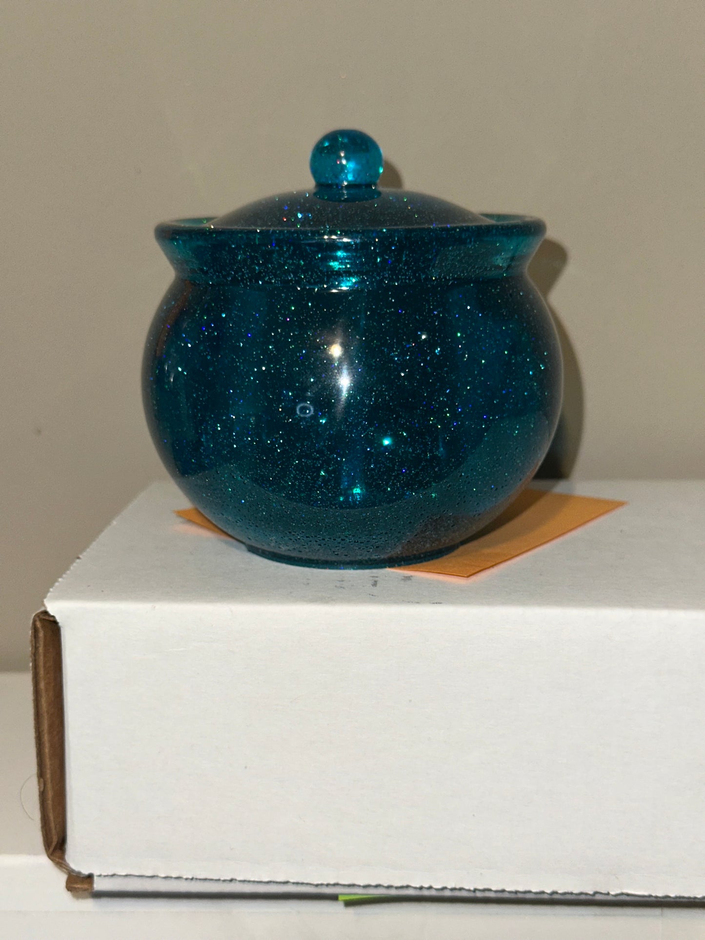 #40 epoxy bowl with lid BECKEY BURDETTE